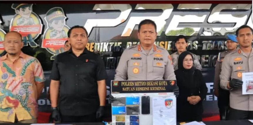 Satreskrim Polres Metro Bekasi Kota ungkap kasus penipuan dan penggelapan berkedok jual beli vespa antik. Foto: Instagram @restrobekasikota_official