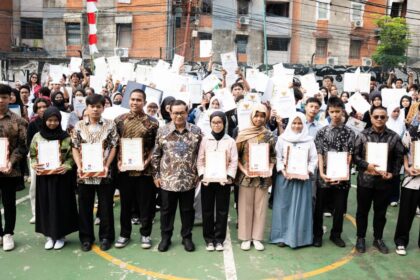 BAZNAS BAZIS DKI Jakarta dan Pemprov DKI Jakarta bantu 774 warga tebus Ijazah. (dok. BAZNAS BAZIS DKI Jakarta)