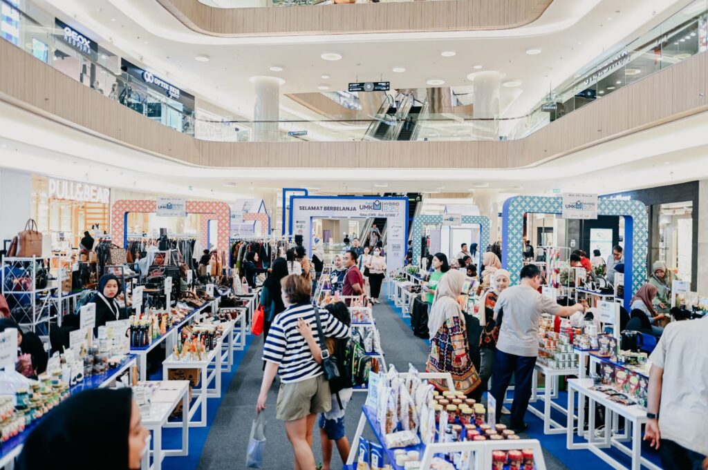 Telkom Gelar PaDi UMKM Hybrid Expo & Conference 2025, Dorong Peningkatan Daya Saing dan Perluas Akses Pasar UMKM 2 e1bc2a6e f1ab 4638 b4a0 a1f98a813c73