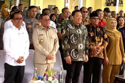 Pimpinan dan anggota DPRD DKI Jakarta i antaranya, Wakil Ketua DPRD DKI Jakarta Rany Mauliani, Ketua Komisi E Muhammad Thamrin, dan Anggota Komisi D Ghozi Zulazmi. menghadiri launching inisiasi pembangunan Rumah Sakit (RS) Royal Batavia Cakung, Jakarta Timur, Senin (25/8/2025).