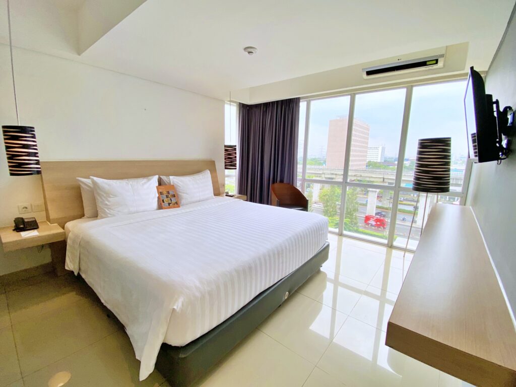 Suite Room Harper MT Haryono.