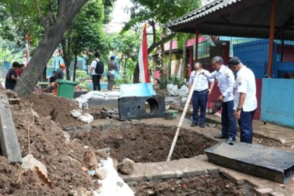 Suasana di lokasi pembangunan septic tank komunal berbasis teknologi tepat guna di tiga titik lokasi di Rusunami Bidara Cina, Bidara Cina, Jatinegara, di Jalan H Said, RT 002 RW 01, Rambutan, Ciracas, dan di Jalan Delta, RT 004 RW 08, Pekayon, Pasar Rebo, Jakarta Timur, Rabu (20/8/2025). Foto: Ist