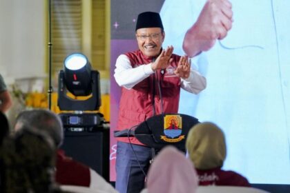 Mensos Gus Ipul dalam acara dialog Pilar-Pilar Sosial di Pendopo Bupati Cirebon.