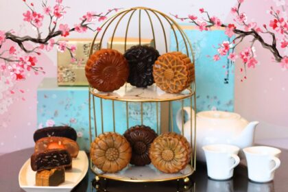Hotel Ciputra Jakarta sajikan Mooncake spesial untuk rayakan Mid-Autumn Festival. (dok. Hotel Ciputra Jakarta)
