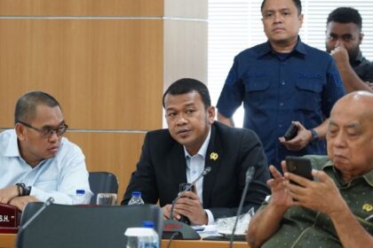 Ketuk Bamus Betawi yang juga anggota DPRD DKI Fraksi Nasdem, Riano P Achmad.(foto istimewa)