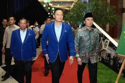 Ketua Umum Partai Demokrat Agus Harimurti Yuhoyono (tengah) .Foto: Instagram @agusyudhoyono