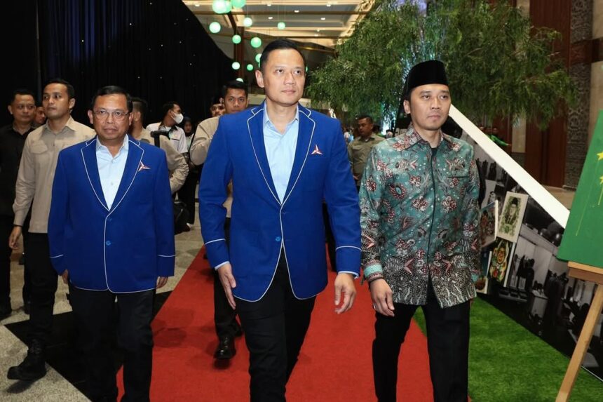 Ketua Umum Partai Demokrat Agus Harimurti Yuhoyono (tengah) .Foto: Instagram @agusyudhoyono