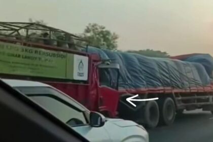 Kecelakaan truk pembawa Gas 3 Kg tabrak Tronton di Tol JORR. Foto: Tangkap layar IG @jabodetabek24info