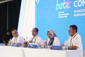 (kiri ke kanan) SVP Group Sustainability and Corporate Communication Ahmad Reza, Direktur Wholesale & International Services Telkom Honesti Basyir, Direktur Utama Telkom Dian Siswarini, dan CEO Telin Budi Satria Dharma Purba saat sesi Press Conference BATIC di The Westin Resort, Nusa Dua, Bali pada Selasa (26/8/2025). Foto: Telkom Indonesia