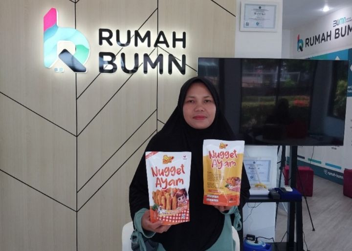 Rumah BUMN Telkom Wujudkan Mimpi UKM Naik Kelas melalui Sejuta Kemasan Menarik 2 UMKM yang mengikuti program Packfest 2025. Foto: Telkom Indonesia