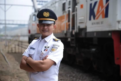 KAI memperpanjang rekrutmen lowongan pekerjaan untuk mengisi banyak formasi. Foto: kai.id