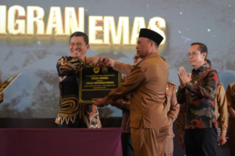 Menteri Mukhtarudin resmikan Desa Migran Emas di NTB. Foto: Kementerian P2MI