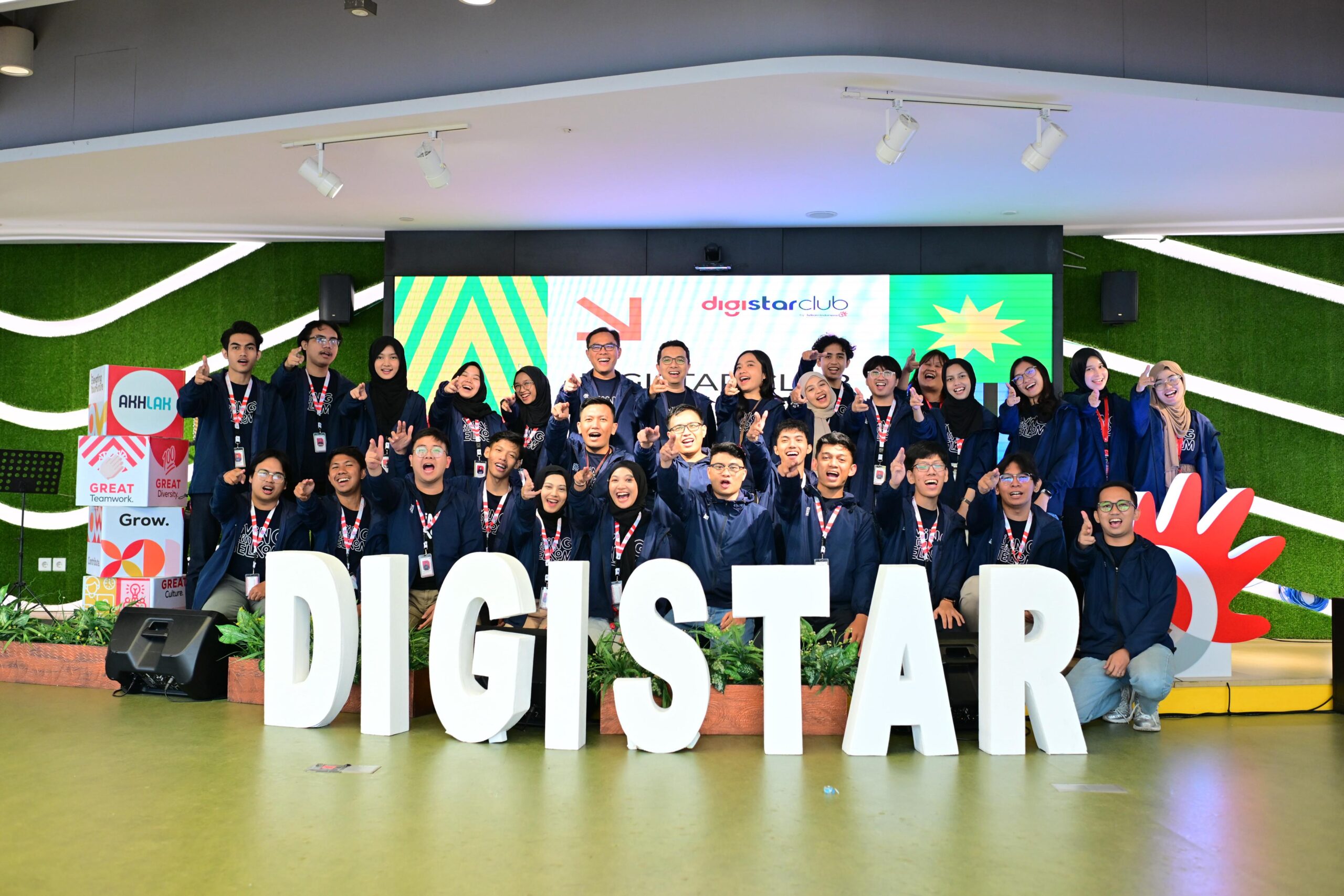 Program DigiHack Telkom Makin Diminati, 256 Tim Siap Adu Inovasi Berbasis AI 2 Tim-tim yang bergabung pada DigiHack 2025. Foto: Telkom Indonesia