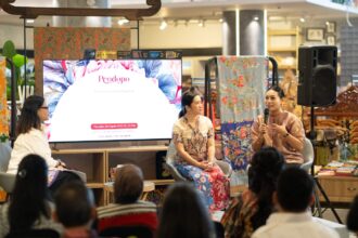 Momen peluncuran dalam rangkaian acara seperti talk show bersama Direktur MIWA Mira Hoeng dan Head of Pendopo Putu Laura, mengangkat inspirasi koleksi serta visi bersama mendukung produk lokal hingga showcase koleksi terbaru MIWA HERITAGE di Pendopo, Living World Alam Sutera, Tangerang Selatan, Selasa (2/9/2025). Foto: Ist