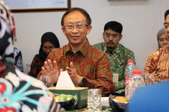 Direktur Retail dan Niaga PLN, Adi Priyanto menyampaikan bahwa peringatan Hari Pelanggan Nasional (HPN) menjadi momentum PLN untuk terus mendengarkan kebutuhan seluruh pelanggan sekaligus memastikan keandalan pasokan listrik. Foto: Dok PLN
