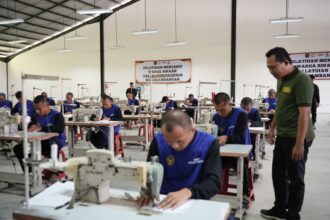 Melalui dukungan terhadap pembangunan Balai Latihan Kerja (BLK) di Nusakambangan dan penanaman pohon kelapa pada selasa (9/9/2025), BRI mempertegas komitmennya terhadap peningkatan kualitas sumber daya manusia dan keberlanjutan lingkungan. Foto: Dok BRI