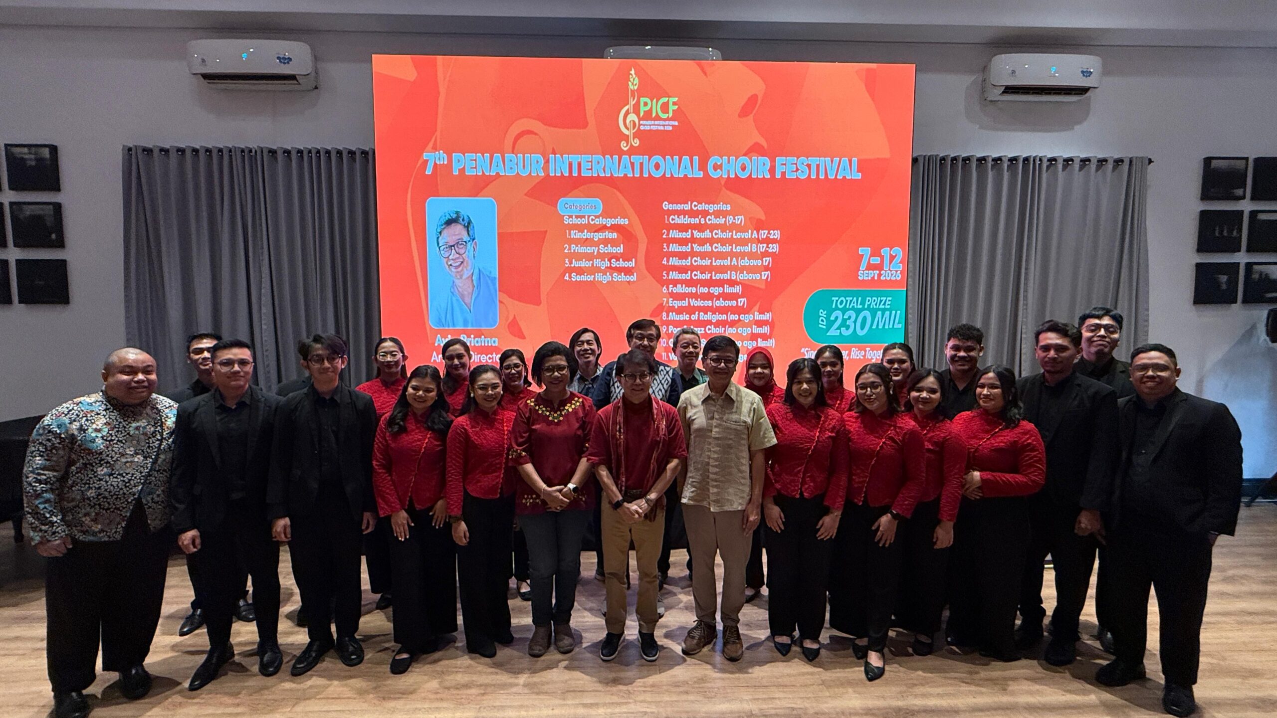 7th Penabur International Choir Festival (PICF) 2026 : Berharap Lahir Paduan Suara dengan Kualitas Terbaik 2 Mengusung semangat merajut persahabatan ke penjuru dunia melalui paduan suara, BPK Penabur Jakarta kembali menggelar 7th BPK Penabur International Choir Festival (PICF) 2026.