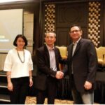 (ki-ka) Hellen Kathrina, Agus Nurudin, dan Reza Sjarif memaparkan sindikasi pengukuran media luar ruangan di Intercontinal Hotel, 6 Juli 2015. (Ist)