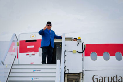 Presiden Prabowo Subianto, bertolak dari Osaka, Jepang menuju New York, Amerika Serikat, Sabtu (20/9/2025). Foto: BPMI Setpres