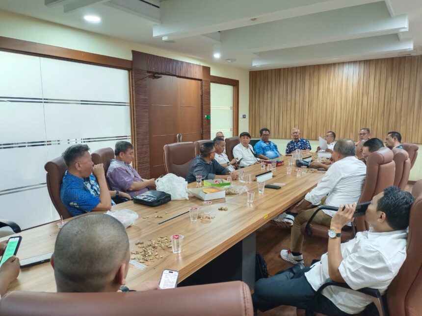 Forum Wartawan Kebangsaan (FWK) menuntut pemerintah segera mengaudit penuh program Makan Bergizi Gratis (MBG) yang kini menuai polemik.