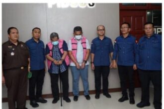 Penahanan dua tersangka kasus korupsi proyek pengadaan dua unit kapal tunda Kap. 2×1800 HP Cabang Dumai pada PT Pelabuhan Indonesia I (Persero) tahun 2018–2021. Foto: Seksi Penkum Kejati Sumut