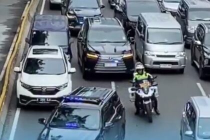 Korlantas bekukan sirine patwal. Foto: Ist