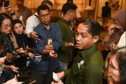 Menteri Kehutanan Raja Juli Antoni
