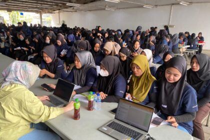 BPJS Ketenagakerjaan Cabang Plaza BPJamsostek menggelar sosialisasi penggunaan aplikasi Jamsostek Mobile (JMO) bagi lebih dari 100 tenaga kerja PT Matsuoka Industries. Foto: Ist