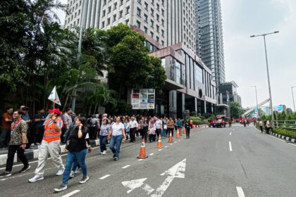 PT Buanagraha Arthaprima selaku pengelola Gedung Artha Graha menggelar simulasi evakuasi kondisi darurat, Kamis (25/9/2025). Foto: Ist
