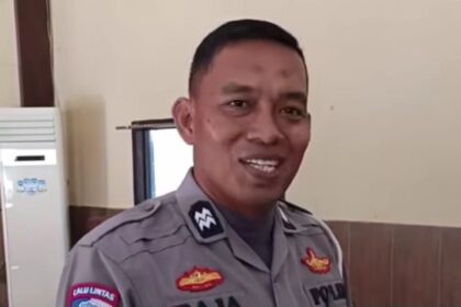 Momen Aiptu Rajamuddin, sampaikan permohonan maaf terhadap Guru di SMAN 1 Sinjai. Foto: Tangkap layar IG @diskursusnetwork