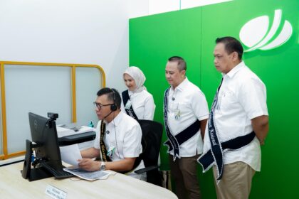 Direktur Utama BPJS Ketenagakerjaan, Pramudya Iriawan Buntoro (kiri)