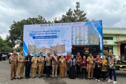 Kemendag lepas ekspor perdana produk kerajinan serat alam UMKM ke Amerika Serikat. Foto: Dok.Kemendag