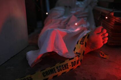 [12.33, 18/9/2025] Vinolla Ipol: Ilustrasi mayat ditutup kain putih. Foto: Istock @Gabrijelagal [12.48, 18/9/2025] Vinolla Ipol: