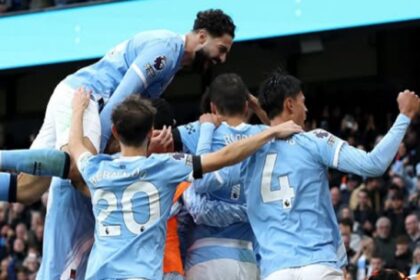 Selebrasi Man City usai menekuk MU 3-0. Foto : Ist