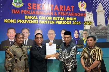 H. Abdul Salam Salim saat mengambil formulir pendaftaran, Jumat (12/9/2025). (Ist)