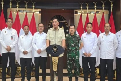 Menko Polkam ad interim, Sjafrie Sjamsoeddin usai memberikan arahan kepada pejabat utama Kemenko Polkam di Jakarta, Selasa (9/9/2025). Foto: Live streaming YT @Kemenko Polkam