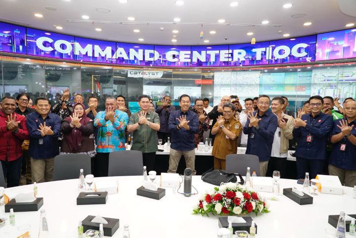Transparansi Pemulihan SKKL, Telkom Terima Audiensi Pemda dan Berbagai Komunitas Papua Selatan 2 Para peserta melakukan foto bersama usai acara audiensi bersama Pemerintah Daerah dan berbagai Komunitas Papua Selatan. Foto: Telkom Indonesia