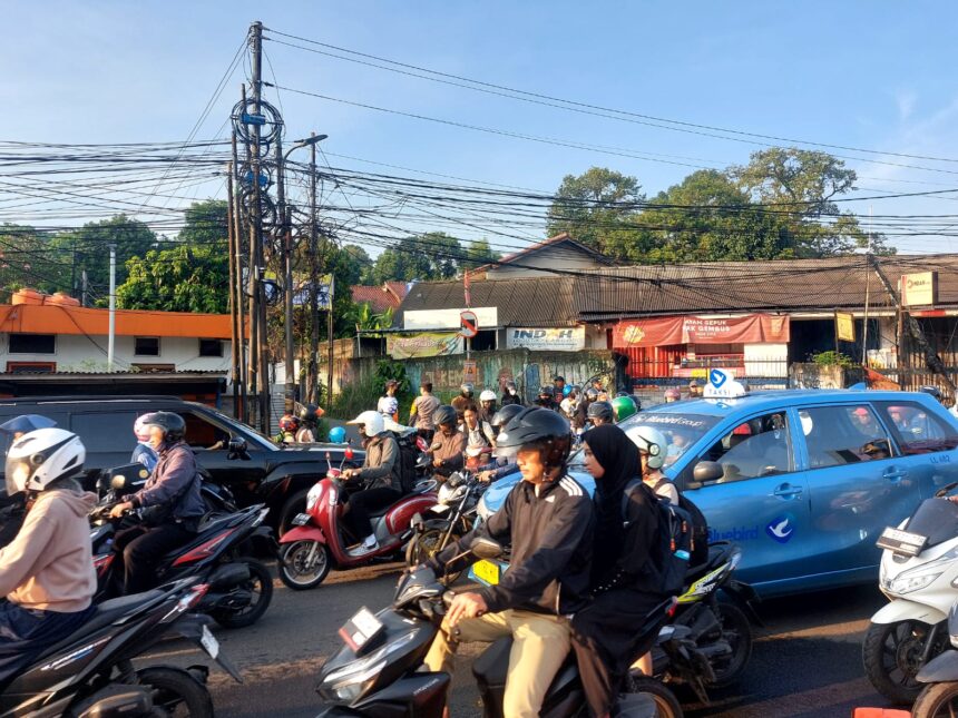 Dishub Tangsel, Uji Coba Rekayasa Lalin, di Pondok Cabe untuk Urai Kemacetan. Foto/ist