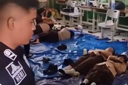 Sejumlah siswa di SMPN 1 Cisarua diduga keracunan makan bergizi gratis, Selasa (14/10/2025). Foto: Tangkapan layar Instagram @infobdgbaratcimahi