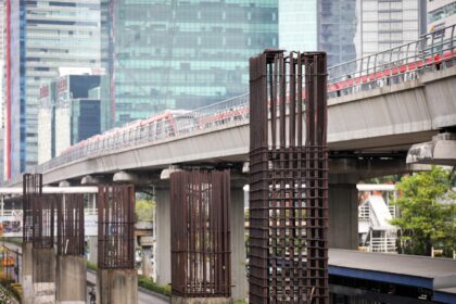 Tiang Monorel mangkrak di Rasuna Said. Foto: Ist