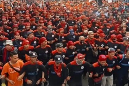 Demo buruh. Foto: Instagram @62dailydose