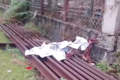 Seorang pria tewas usai dihantam KRL rute Palmerah–Serpong, Selasa (28/10/2025. Foto: Tangkapan layar Instagram @jakartaselatan24jam