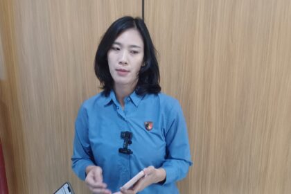 Kanit PPA Satreskrim Polres Metro Jakarta Selatan, AKP Citra Ayu Civilia, memberikan keterangan terkait korban terapis Delta Spa tewas di Jakarta, Rabu (8/10/2025). Foto: Joesvicar Iqbal/ipol.id