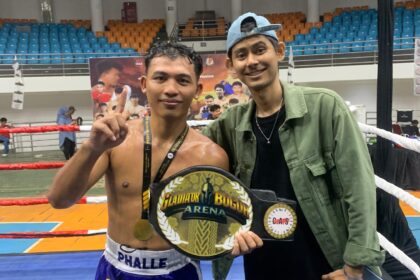 Phalle raih trofi juara di Gelanggang Olah Raga (GOR) Laga Satria Pakansari, Kecamatan Cibinong, Kabupaten Bogor, Jawa Barat, akhir pekan lalu. Foto: Ist
