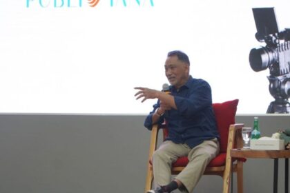 Komisaris Telkom Rizal Mallarangeng pada acara pelatihan jurnalistik dengan para awak media, di Semarang, pada (2/10/2025). Foto: Telkom Indonesia