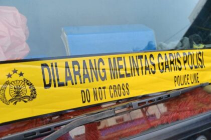 Ilustrasi - Dilarang melintasi garis police line yang terpasang di tempat kejadian perkara (TKP). Foto: Dok/ipol.id