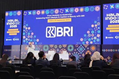 BRI kembali menunjukkan komitmennya dalam mendukung akselerasi industri halal nasional dengan menjadi banking partner pada ajang Halal Indonesia International Industry Expo (Halal Indo) 2025 yang digelar pada 25–28 September 2025 di Indonesia Convention Exhibition (ICE) BSD, Tangerang. Foto: Dok BRI