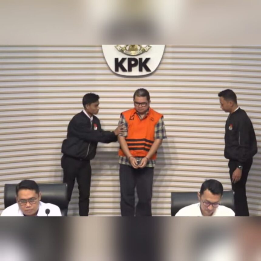 Eks Dirut PT PGN, Hendi Prio Santoso mengenakan rompi tahanan KPK. Foto: Live streaming YT @kpkri