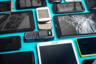 Ilustrasi, Ramai pembicaraan pendaftaran ulang IMEI yang disebut harus balik nama seperti kendaraan bermotor. Foto: Istcok @Doro