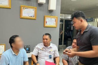 Petugas Lapas Narkotika Kelas IIA Jakarta mengendus adanya penyelundupan narkotika jenis sabu dan mengamankan terduga pelaku seorang pengunjung hendak menjenguk napi di lokasi, Kamis (9/10/2025). Foto: Ist